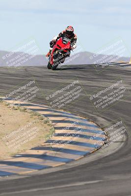 media/Nov-16-2025-Race Pace (Sun) [[8c5fa54630]]/Verified Riders/1-Turns 9 and 10 (925am)/